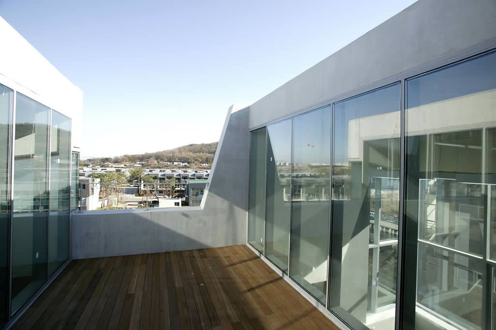 Kim by Volido, Max Sanjulian architect